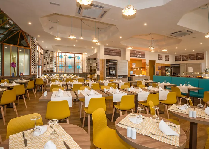 Hovima Panorama Адехе